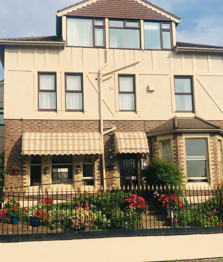 The Bebington Bed & Breakfast Dış mekan fotoğraf